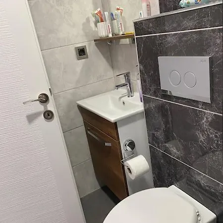 Apartmán New Furnished, Cosy, Summer House With Pools *