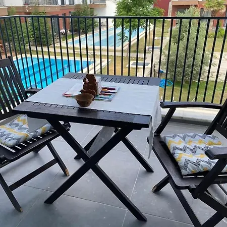 New Furnished, Cosy, Summer House With Pools Apartmán