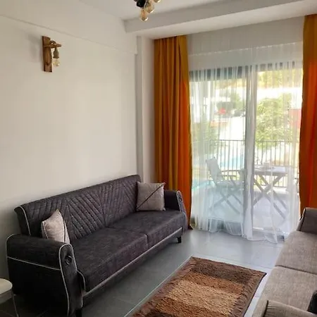 Apartmán New Furnished, Cosy, Summer House With Pools Kusadası